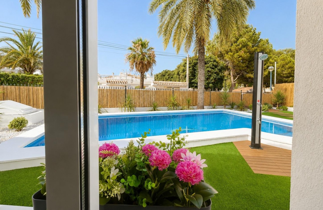 Revente - Villa - Orihuela Costa - Punta Prima