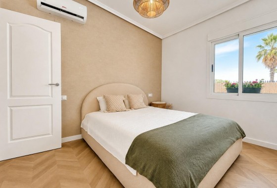 Revente - Villa - Orihuela Costa - Punta Prima