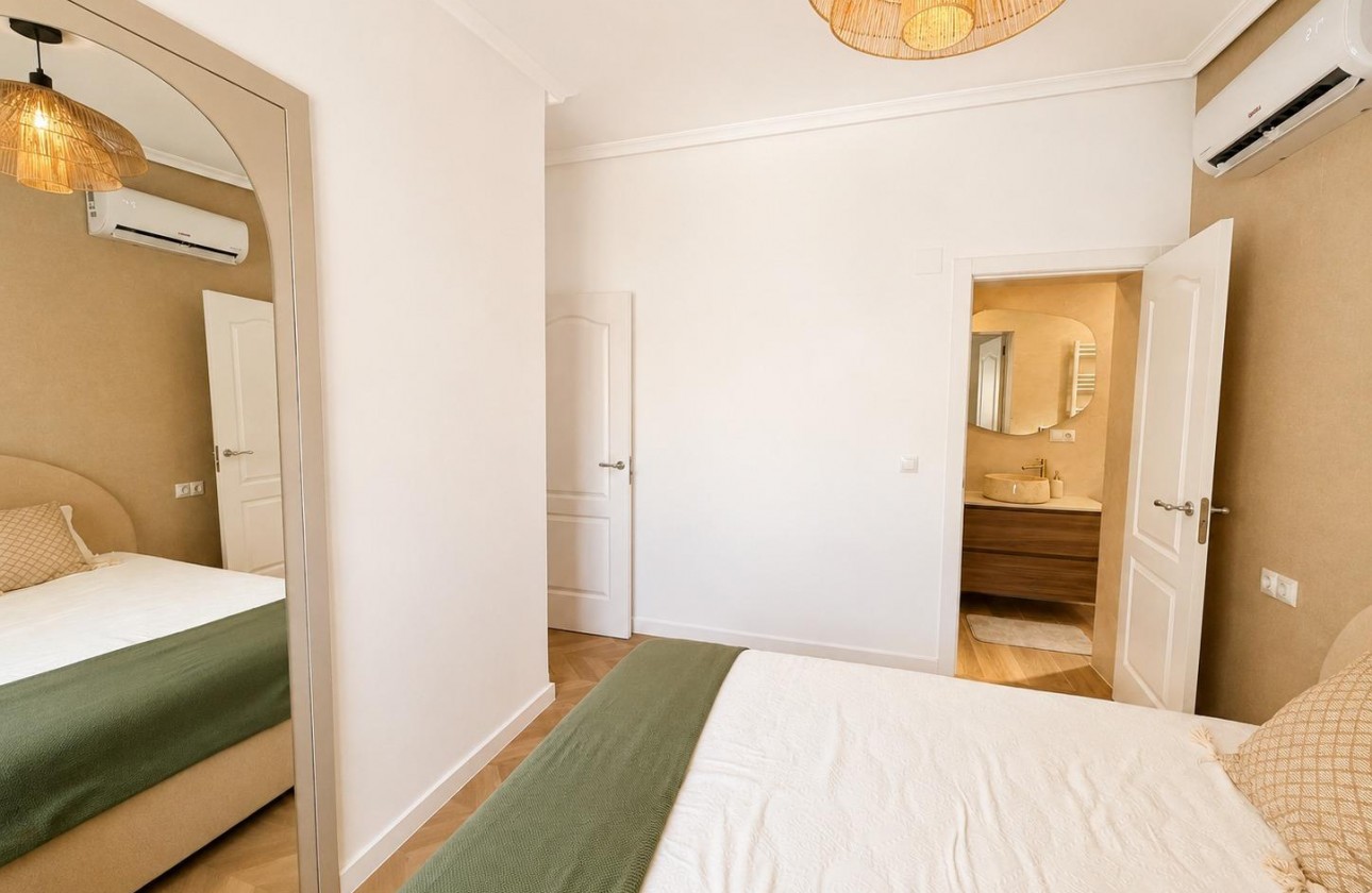 Revente - Villa - Orihuela Costa - Punta Prima