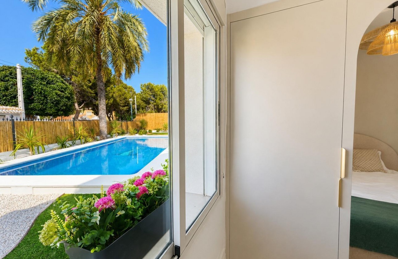 Revente - Villa - Orihuela Costa - Punta Prima