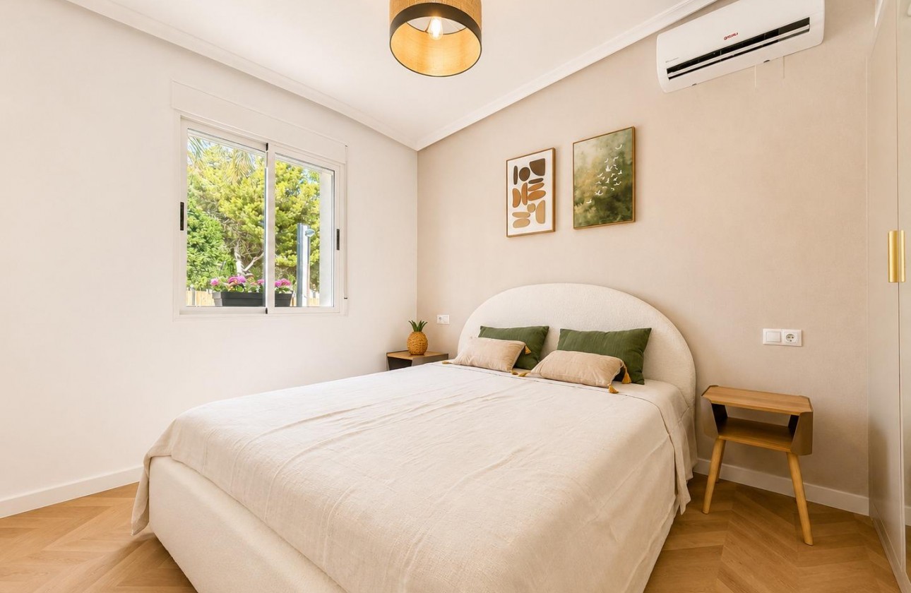 Revente - Villa - Orihuela Costa - Punta Prima