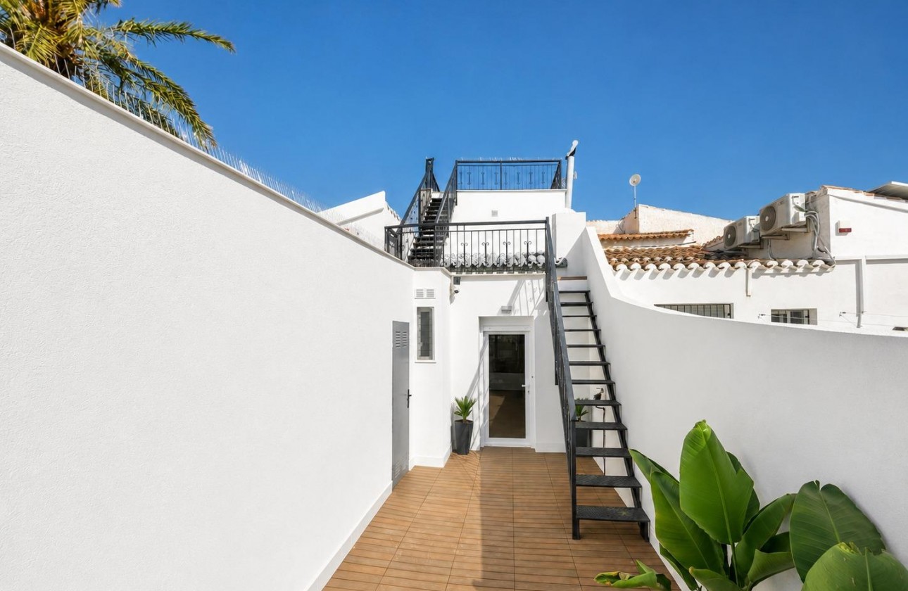 Revente - Villa - Orihuela Costa - Punta Prima