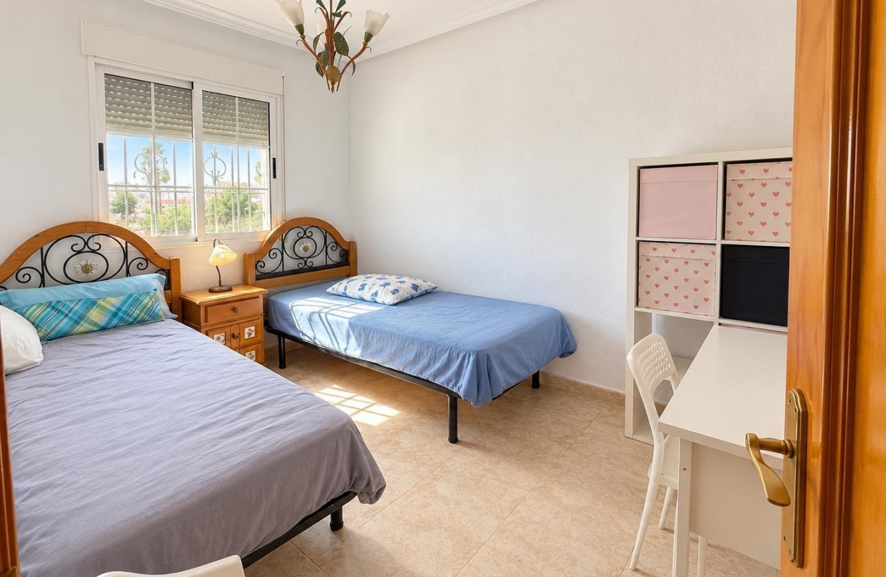 Reventa - Chalet - Torrevieja - El limonar