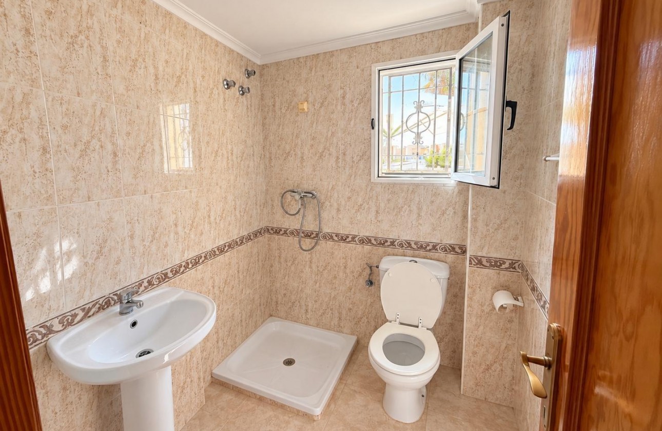 Reventa - Chalet - Torrevieja - El limonar