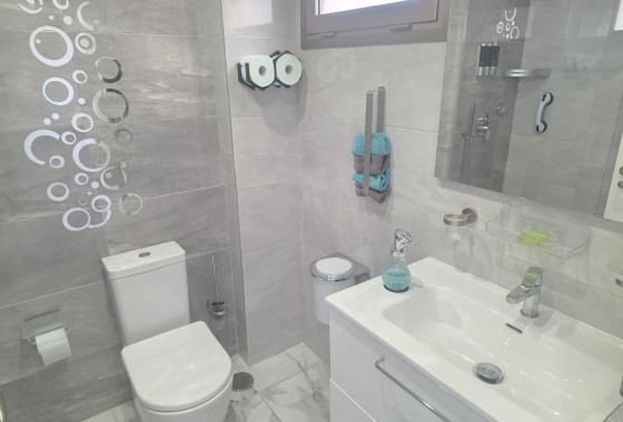 Reventa - Apartamento / piso - Villamartin - Costa Blanca