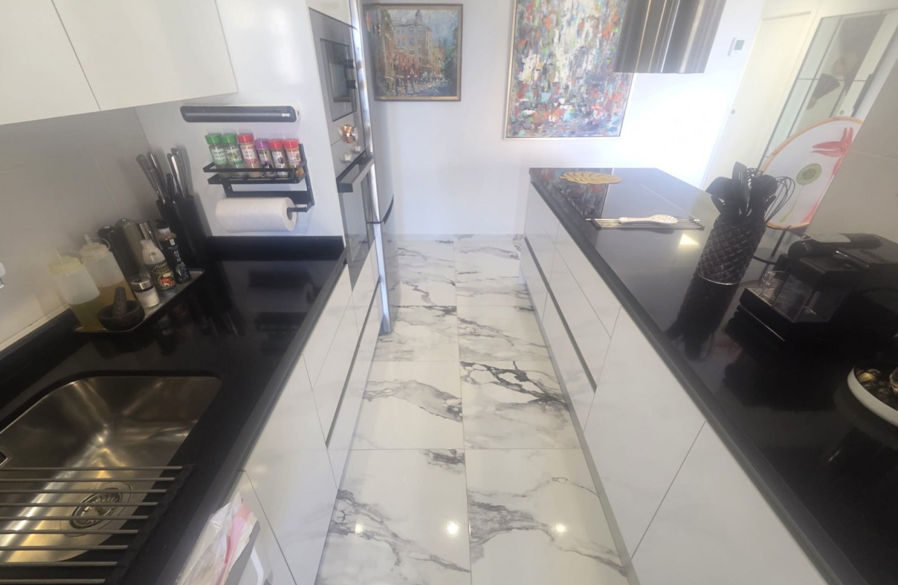 Reventa - Apartamento / piso - Villamartin - Costa Blanca
