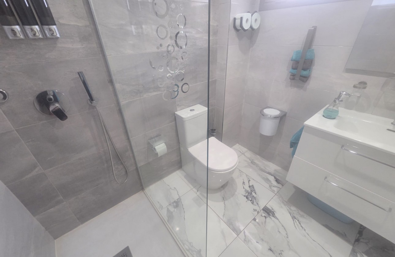 Reventa - Apartamento / piso - Villamartin - Costa Blanca