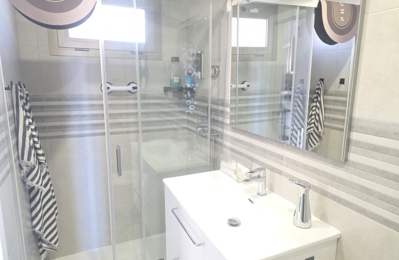 Reventa - Apartamento / piso - Villamartin - Costa Blanca