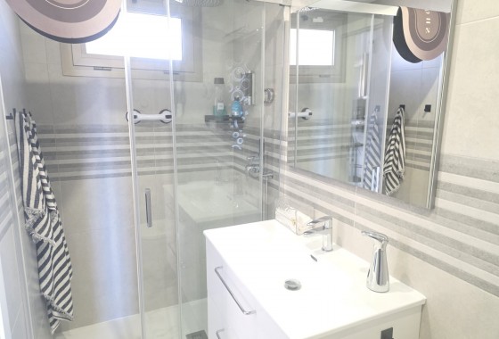 Reventa - Apartamento / piso - Villamartin - Costa Blanca