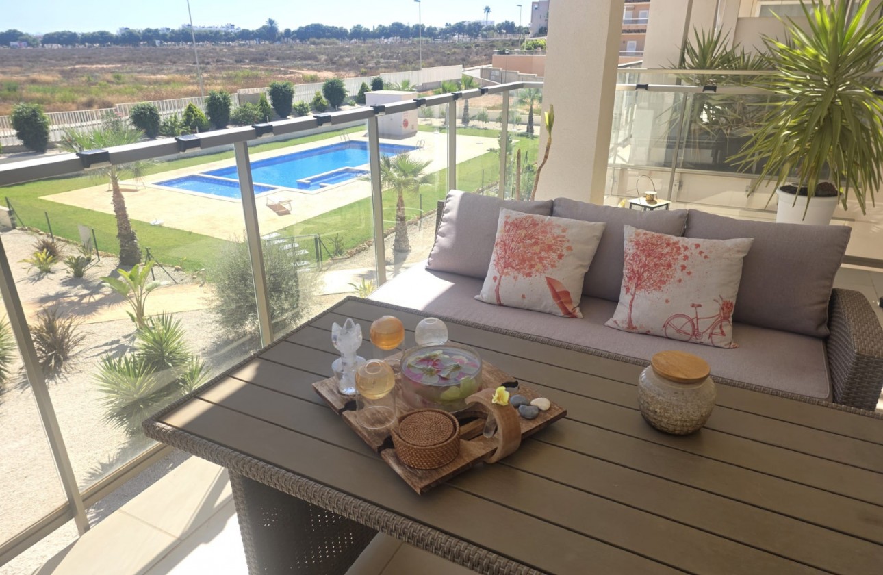 Reventa - Apartamento / piso - Villamartin - Costa Blanca