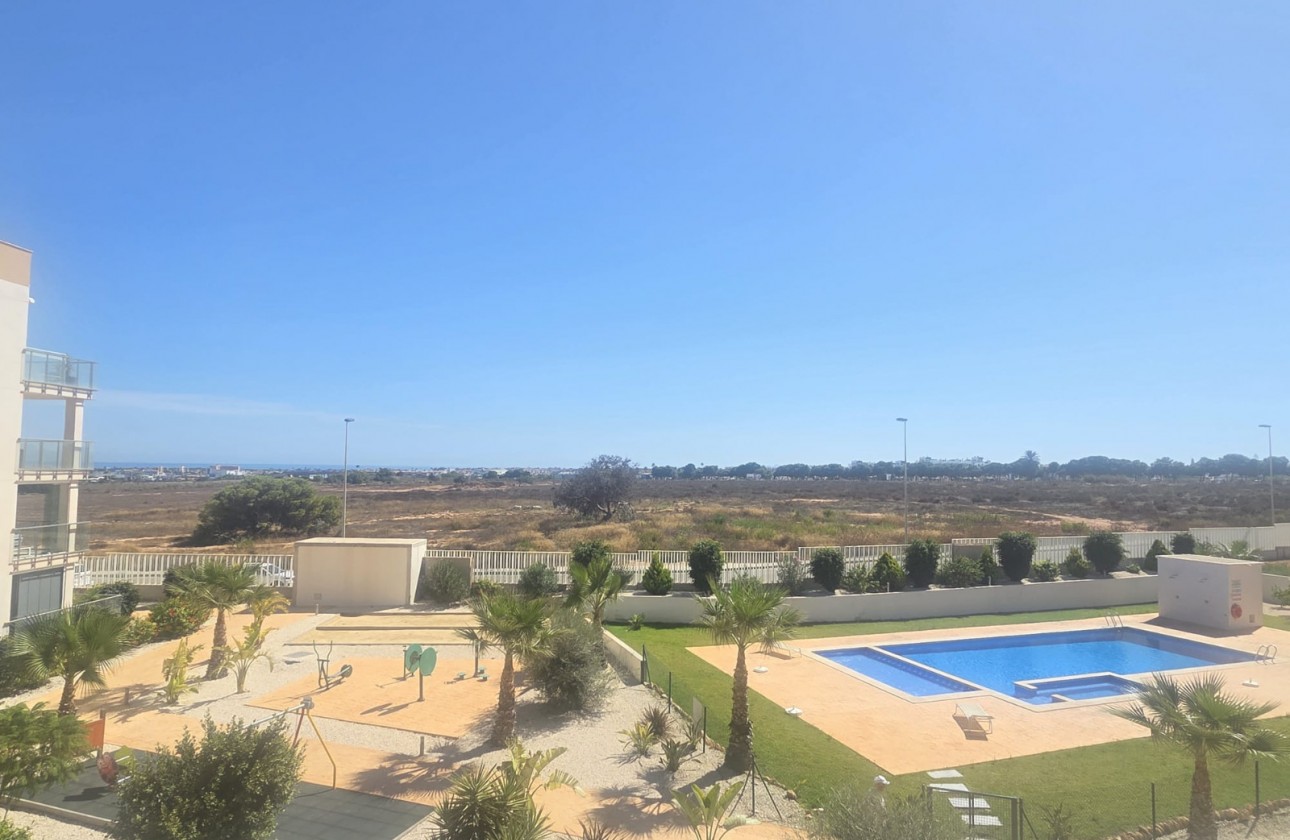 Reventa - Apartamento / piso - Villamartin - Costa Blanca