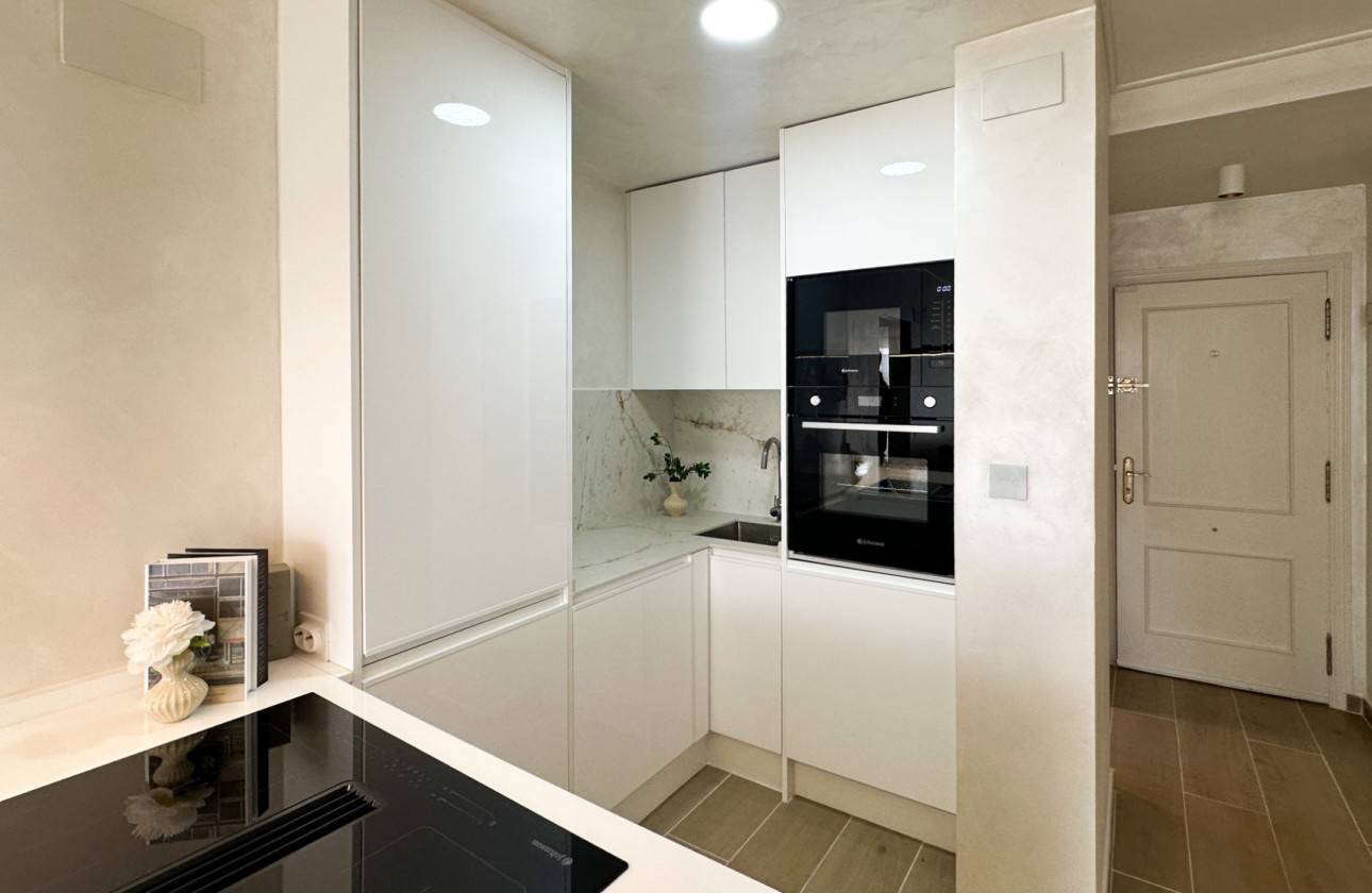 Resale - Apartment / flat - Torrevieja - Costa Blanca