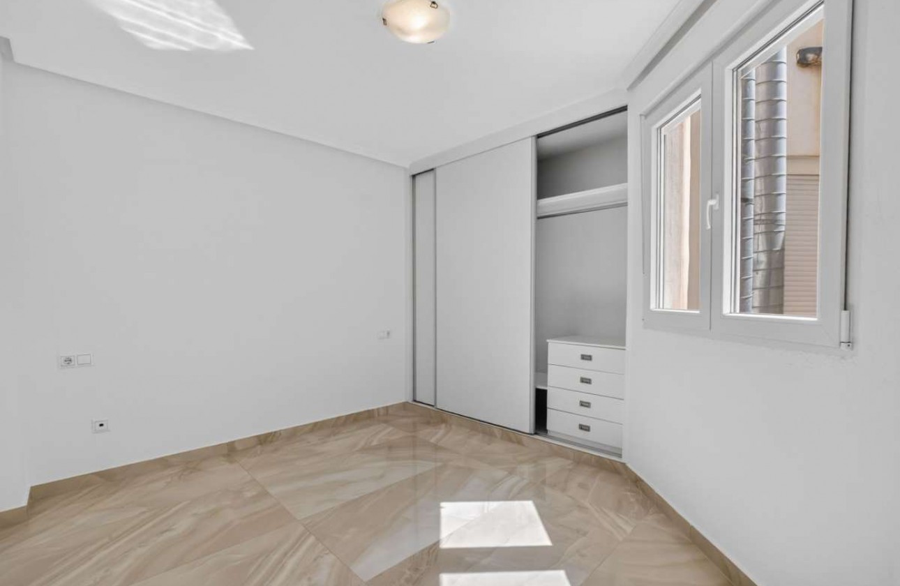 Resale - Apartment / flat - Torrevieja - Costa Blanca