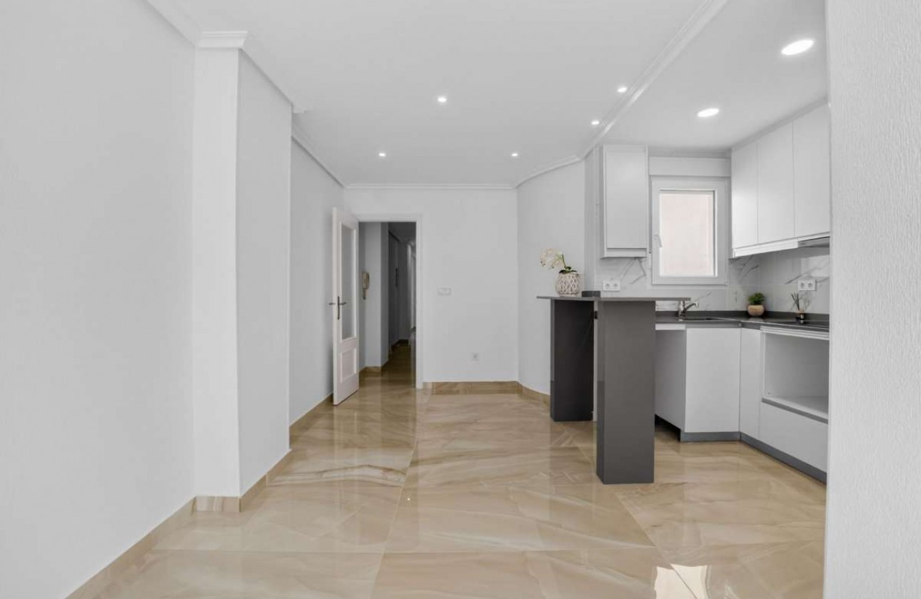 Resale - Apartment / flat - Torrevieja - Costa Blanca