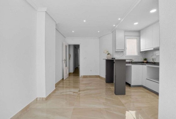 Resale - Apartment / flat - Torrevieja - Costa Blanca