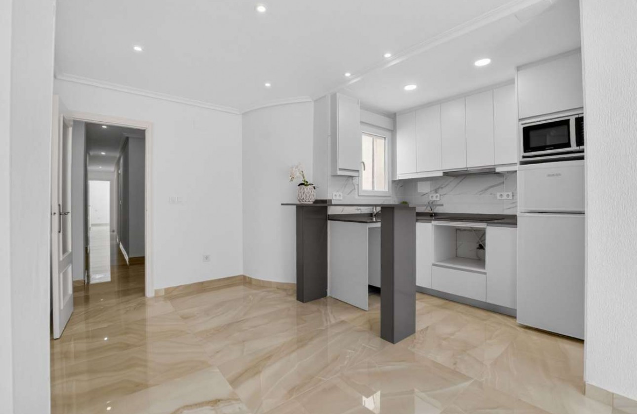 Resale - Apartment / flat - Torrevieja - Costa Blanca