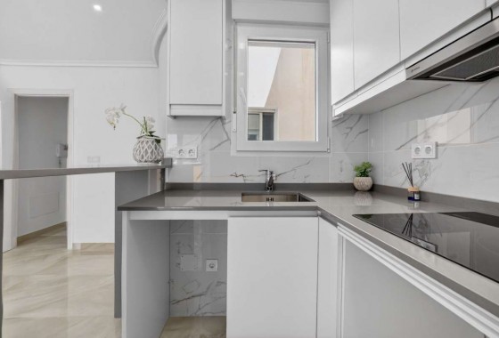 Resale - Apartment / flat - Torrevieja - Costa Blanca