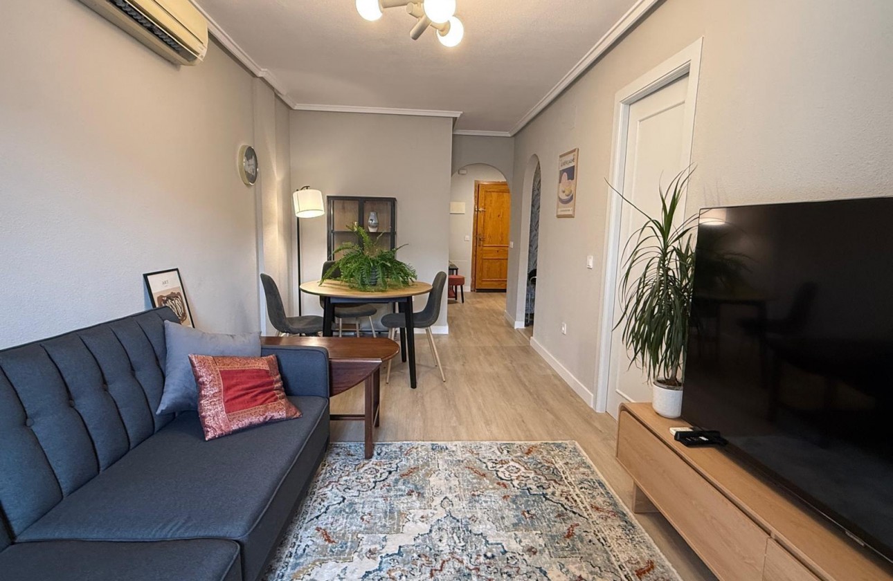 Resale - Apartment / flat - Torrevieja - Playa del Cura