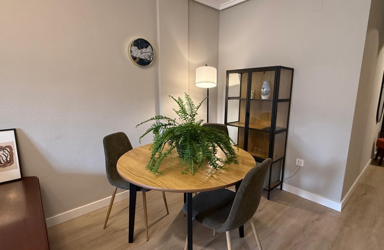 Resale - Apartment / flat - Torrevieja - Playa del Cura