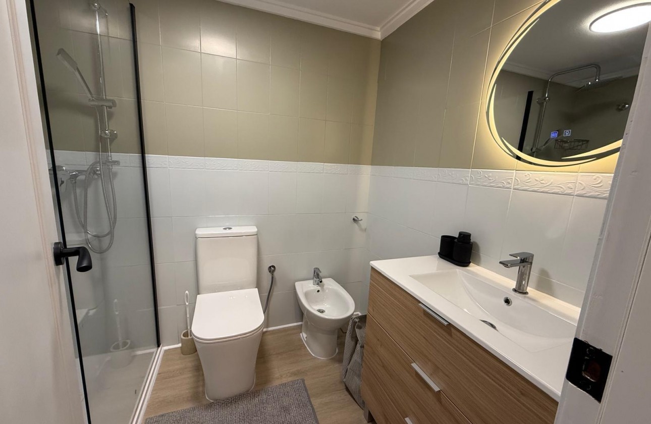 Resale - Apartment / flat - Torrevieja - Playa del Cura