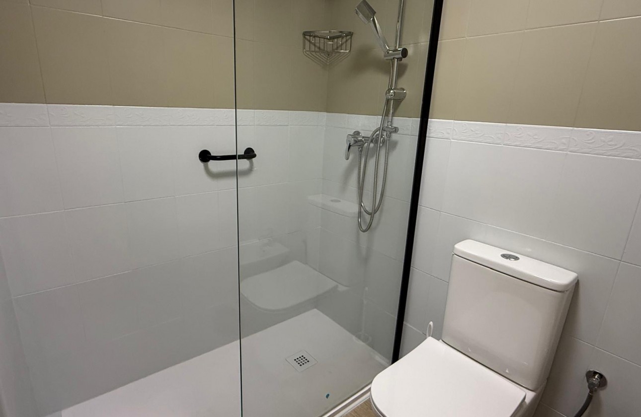 Resale - Apartment / flat - Torrevieja - Playa del Cura
