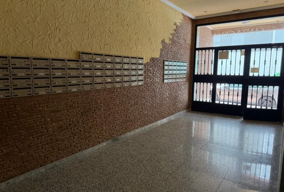 Resale - Apartment / flat - Torrevieja - Playa del Cura