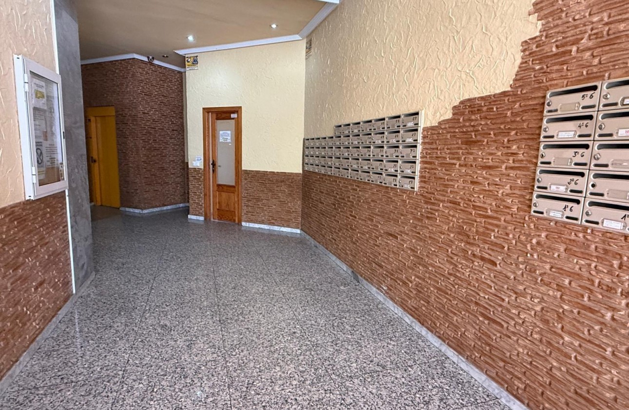 Resale - Apartment / flat - Torrevieja - Playa del Cura
