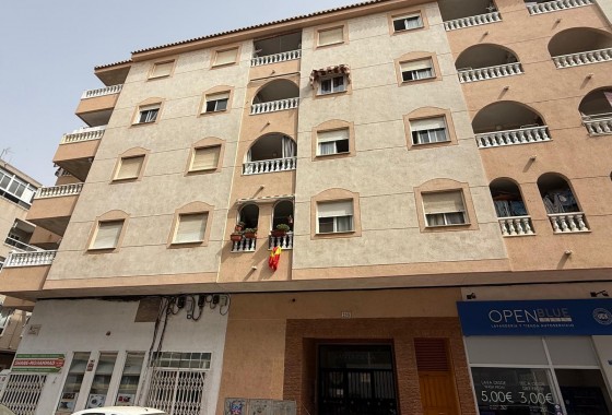Resale - Apartment / flat - Torrevieja - Playa del Cura