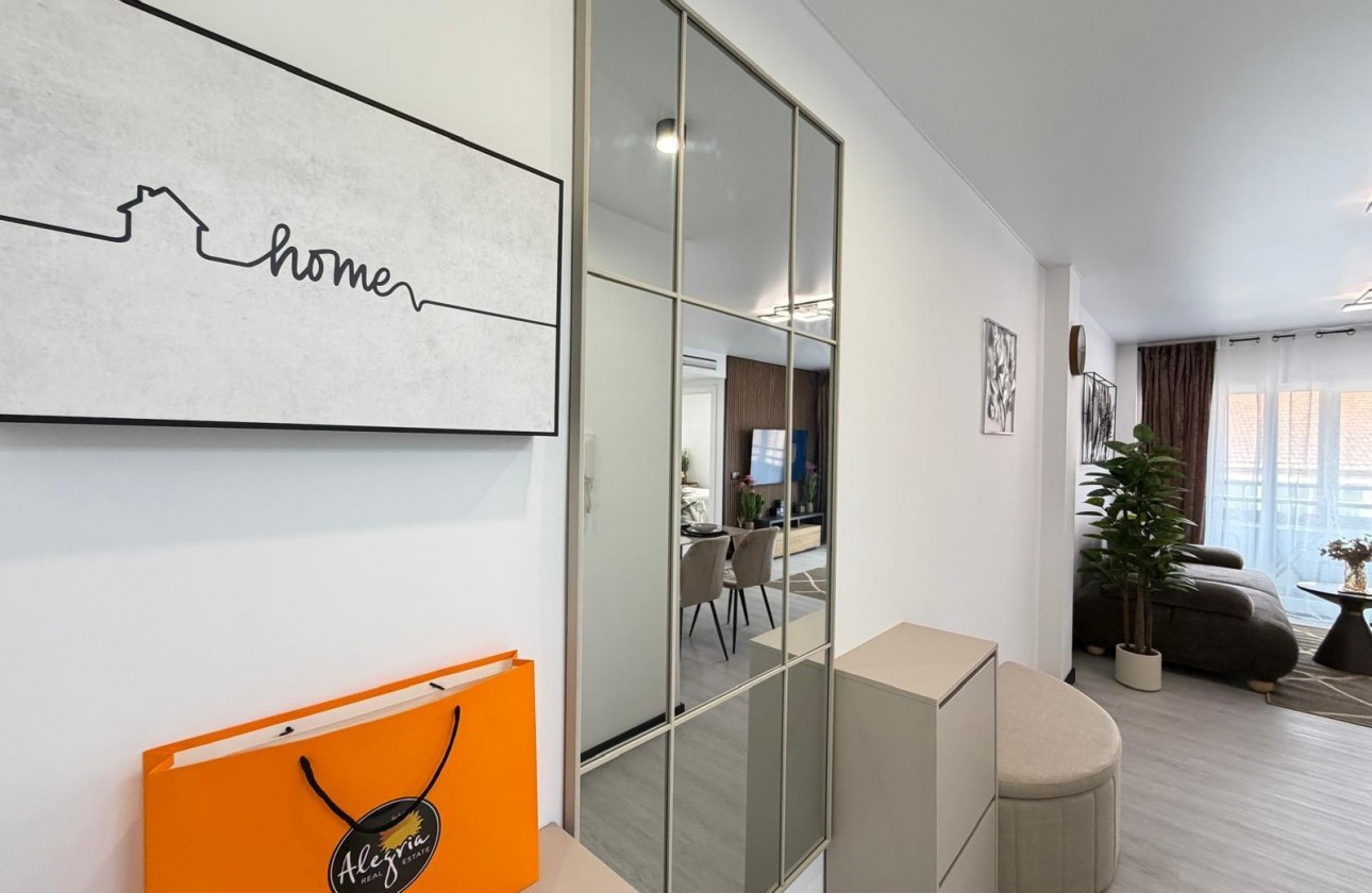 Resale - Apartment / flat - Torrevieja - Playa del Cura