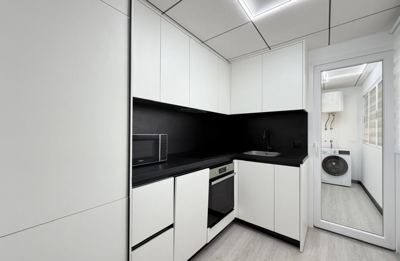 Resale - Apartment / flat - Torrevieja - Playa del Cura