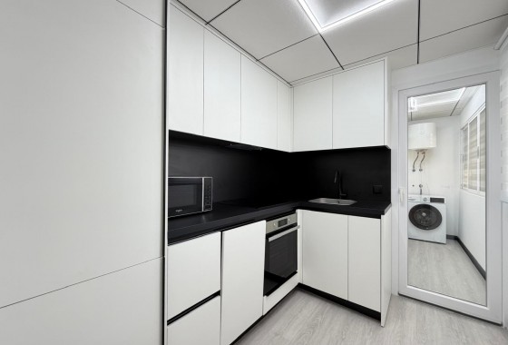 Resale - Apartment / flat - Torrevieja - Playa del Cura