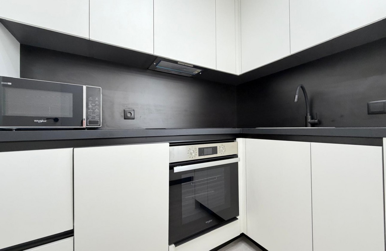 Resale - Apartment / flat - Torrevieja - Playa del Cura