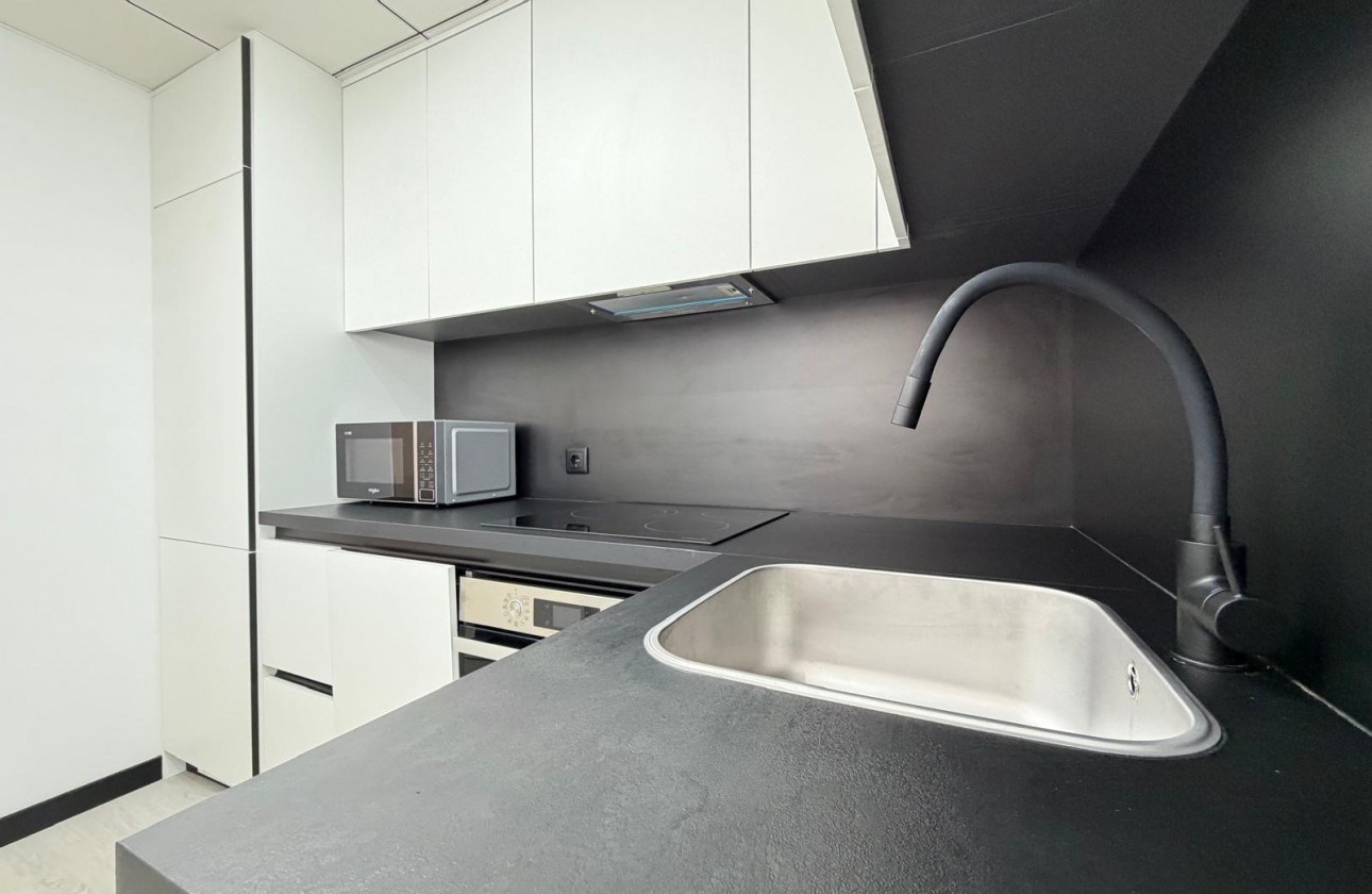 Resale - Apartment / flat - Torrevieja - Playa del Cura