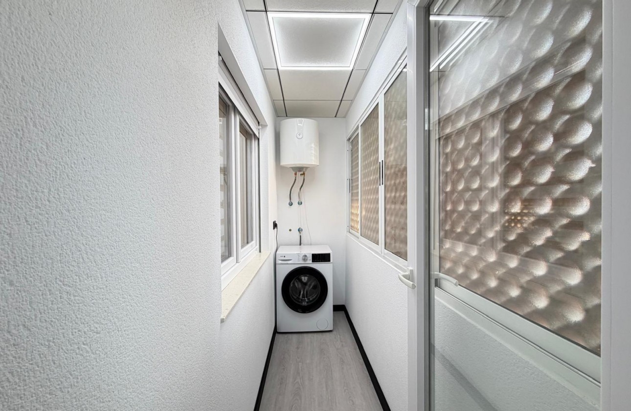 Resale - Apartment / flat - Torrevieja - Playa del Cura