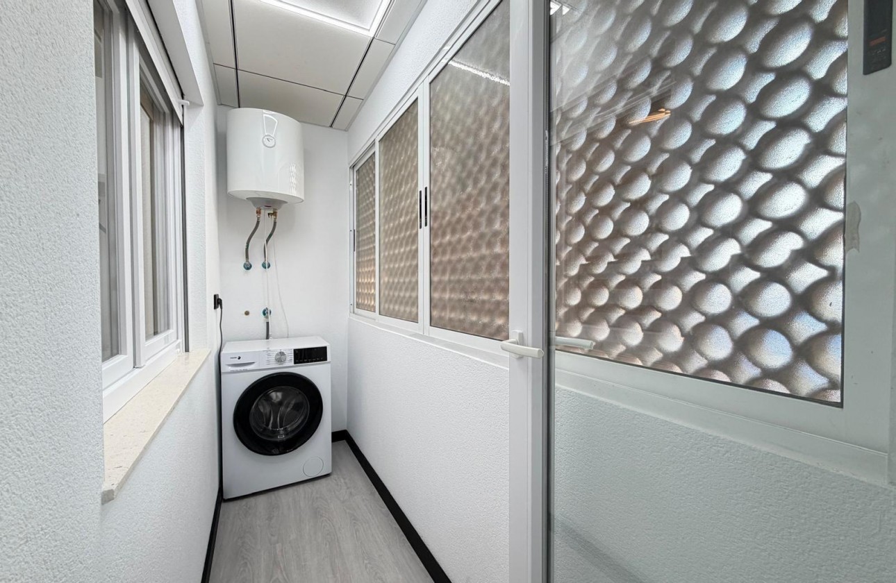 Resale - Apartment / flat - Torrevieja - Playa del Cura