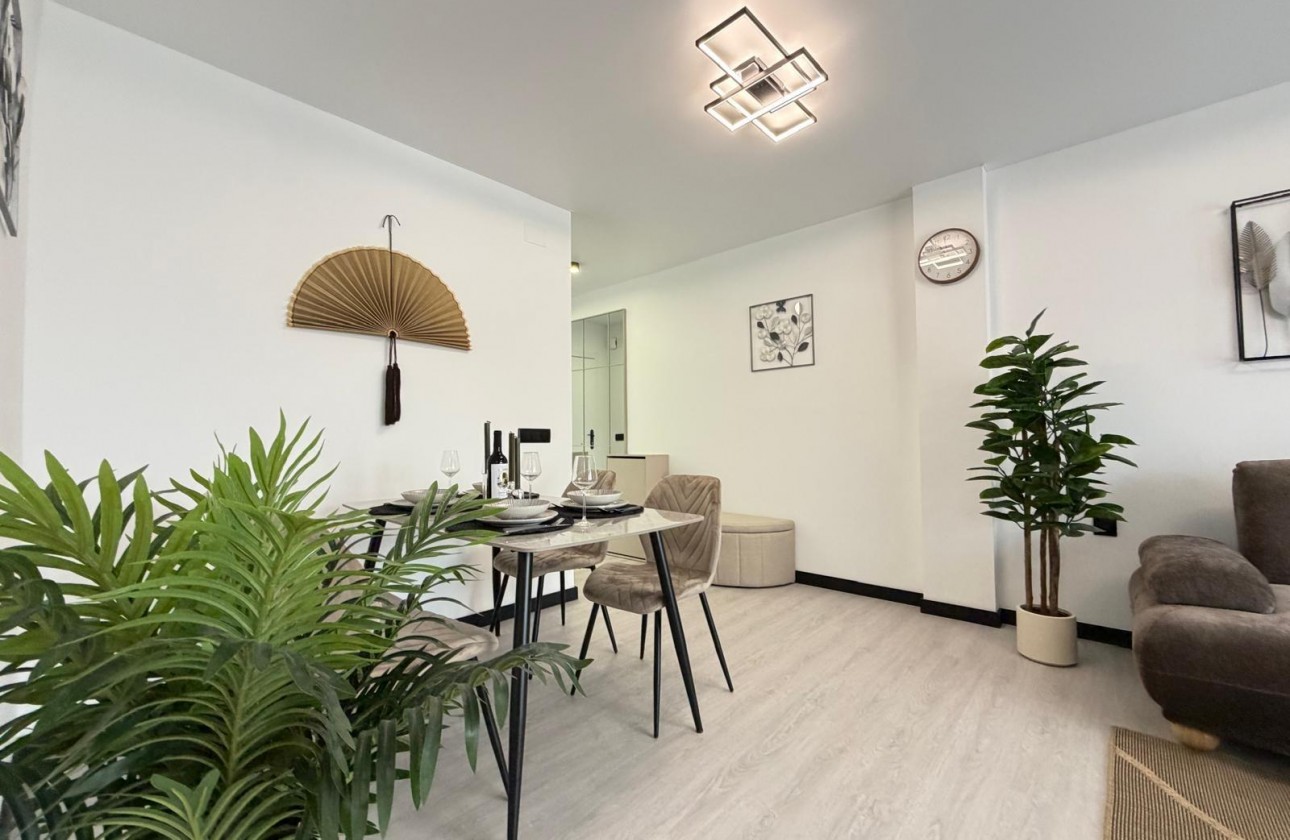 Resale - Apartment / flat - Torrevieja - Playa del Cura