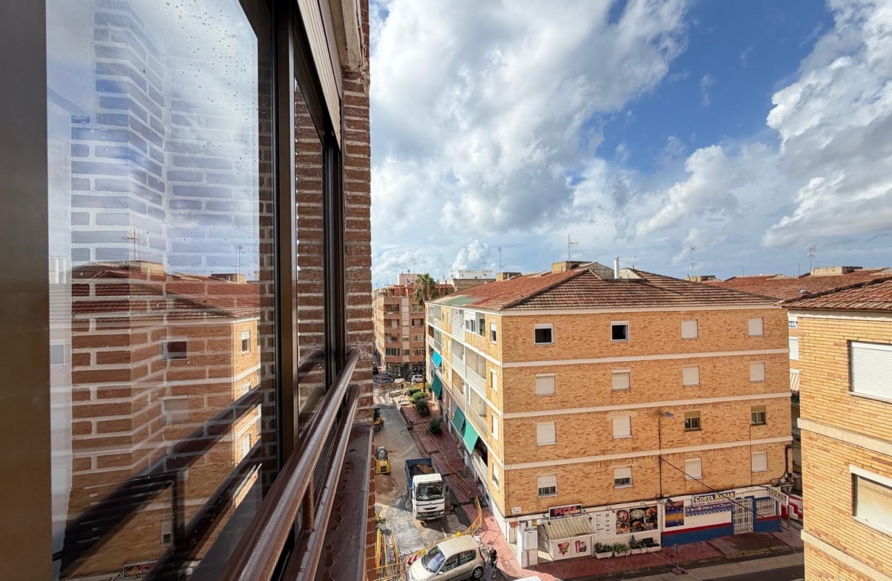 Resale - Apartment / flat - Torrevieja - Playa del Cura