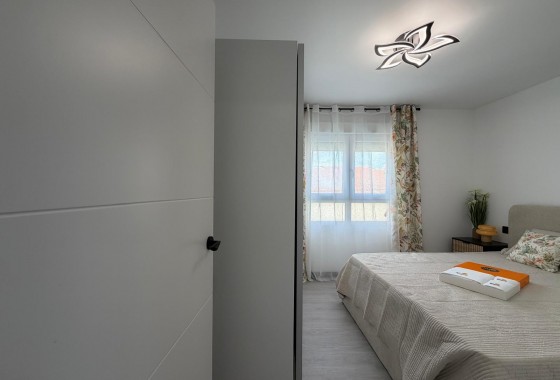 Resale - Apartment / flat - Torrevieja - Playa del Cura