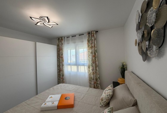 Resale - Apartment / flat - Torrevieja - Playa del Cura
