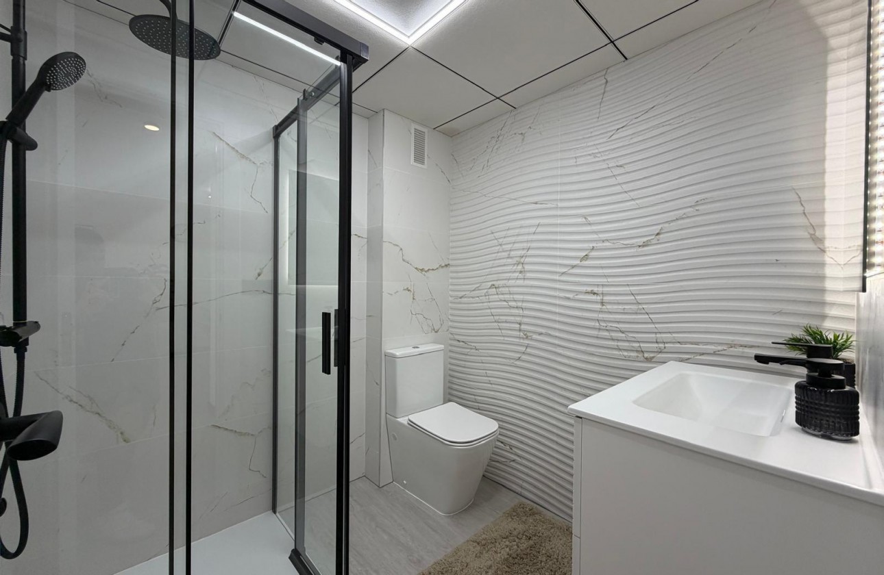 Resale - Apartment / flat - Torrevieja - Playa del Cura