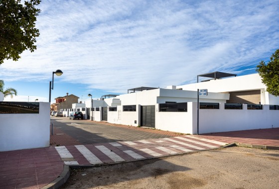 Revente - Villa - Torre - Pacheco - Inland