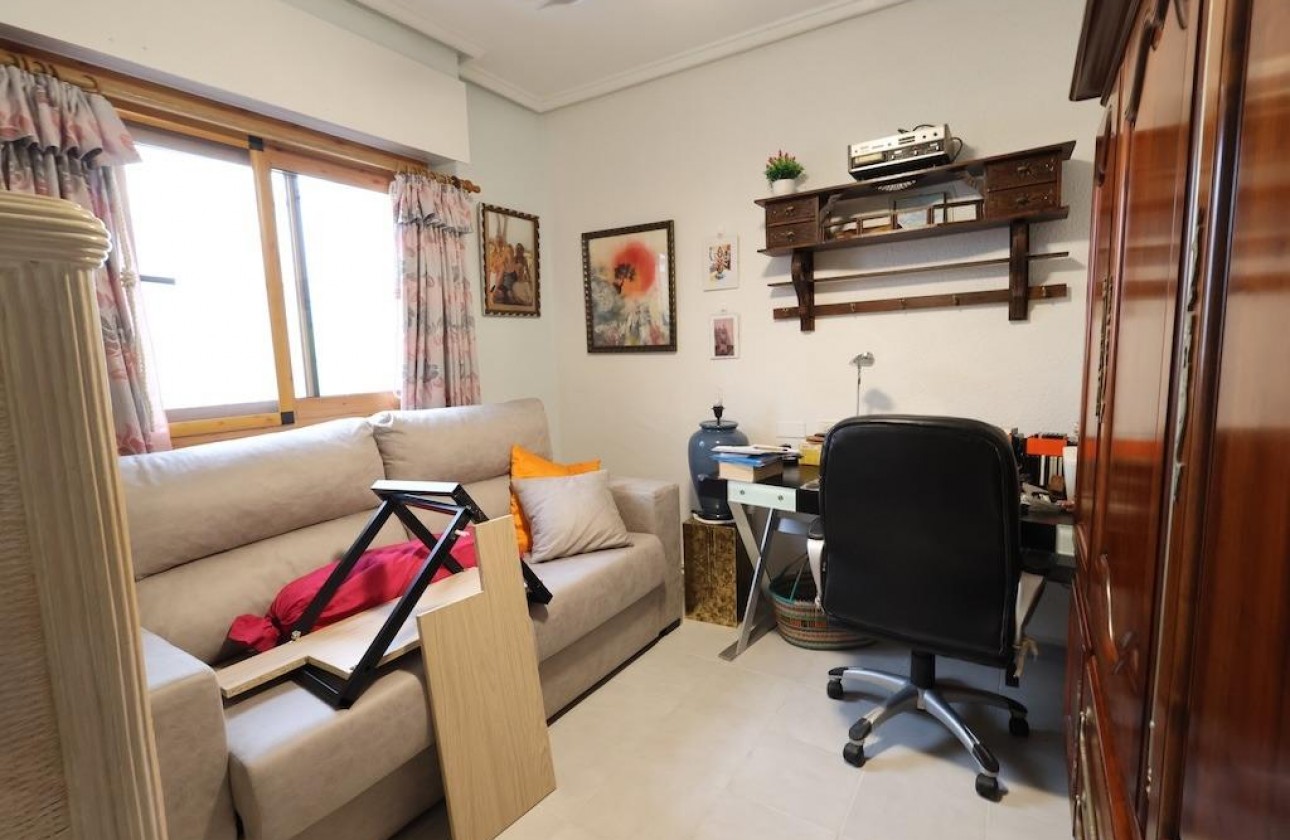Resale - Apartment / flat - Torrevieja - Costa Blanca