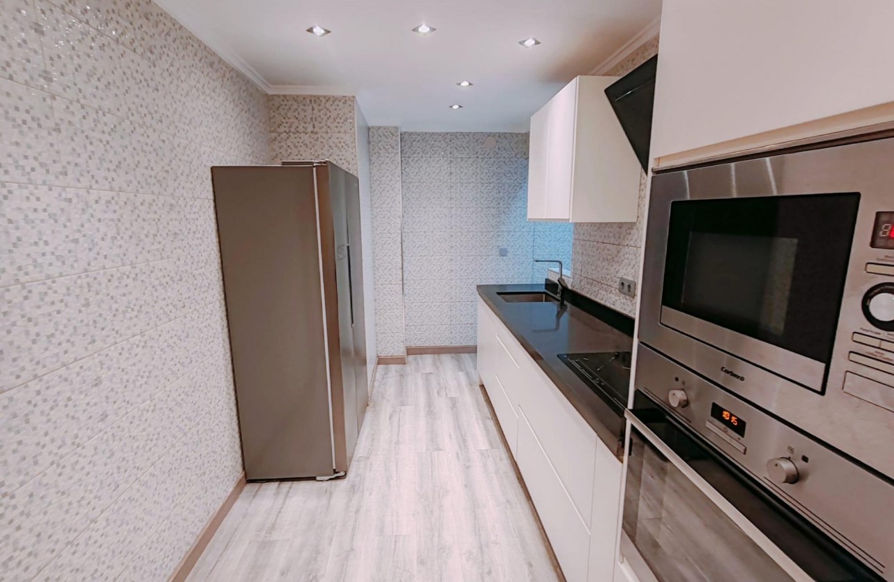 Resale - Apartment / flat - Torrevieja - Acequion