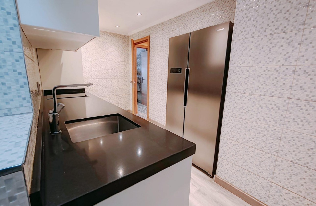 Resale - Apartment / flat - Torrevieja - Acequion