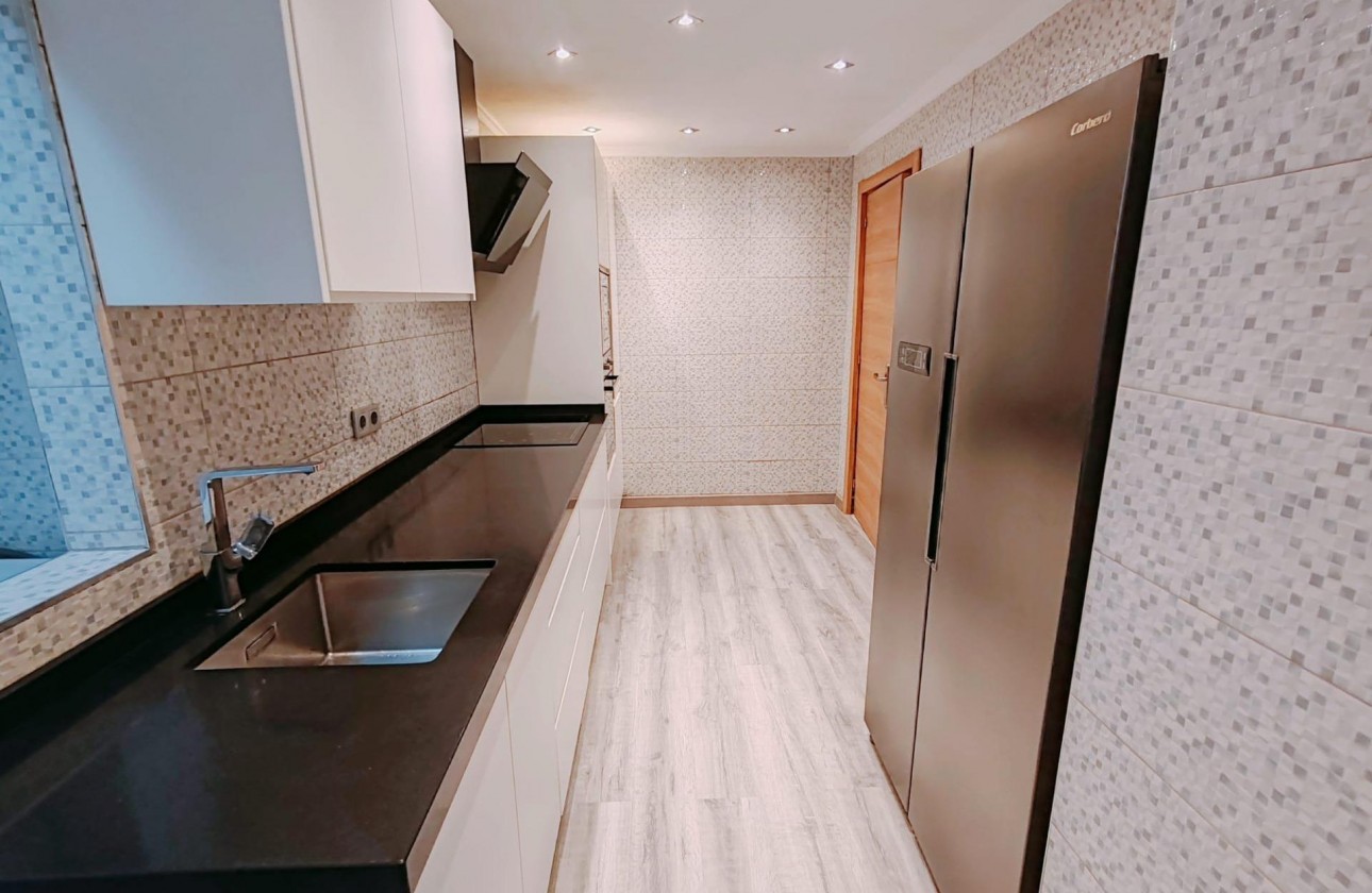 Resale - Apartment / flat - Torrevieja - Acequion