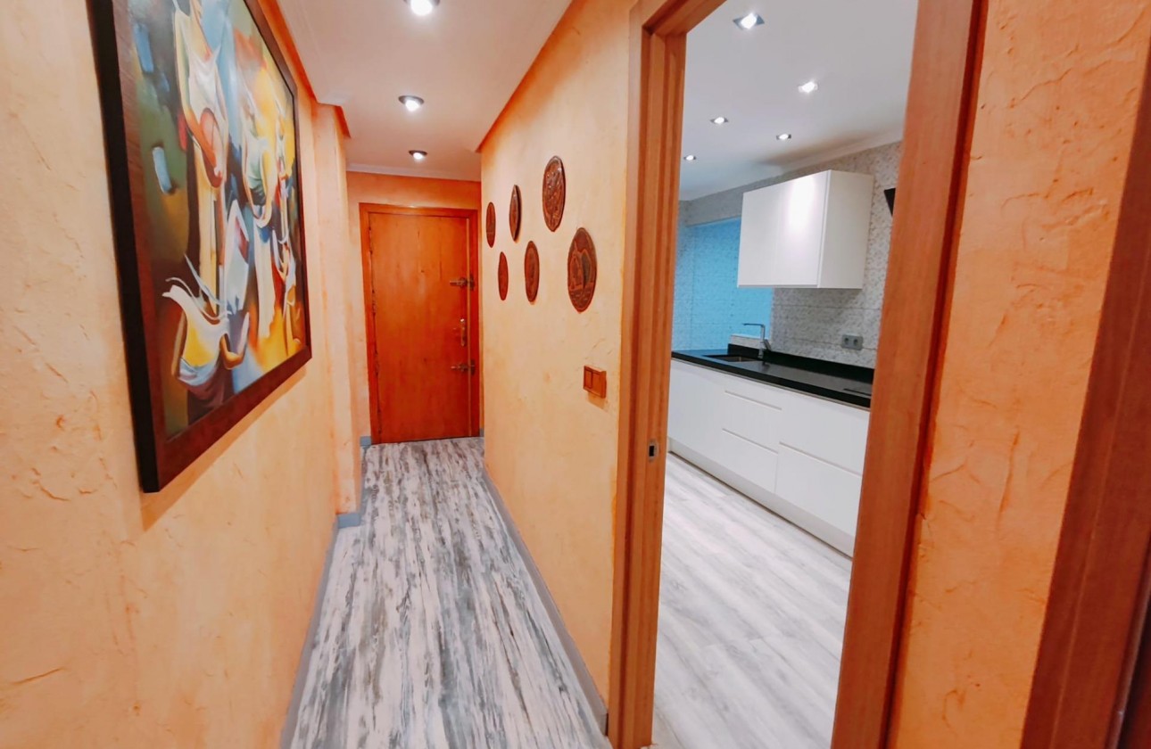 Resale - Apartment / flat - Torrevieja - Acequion