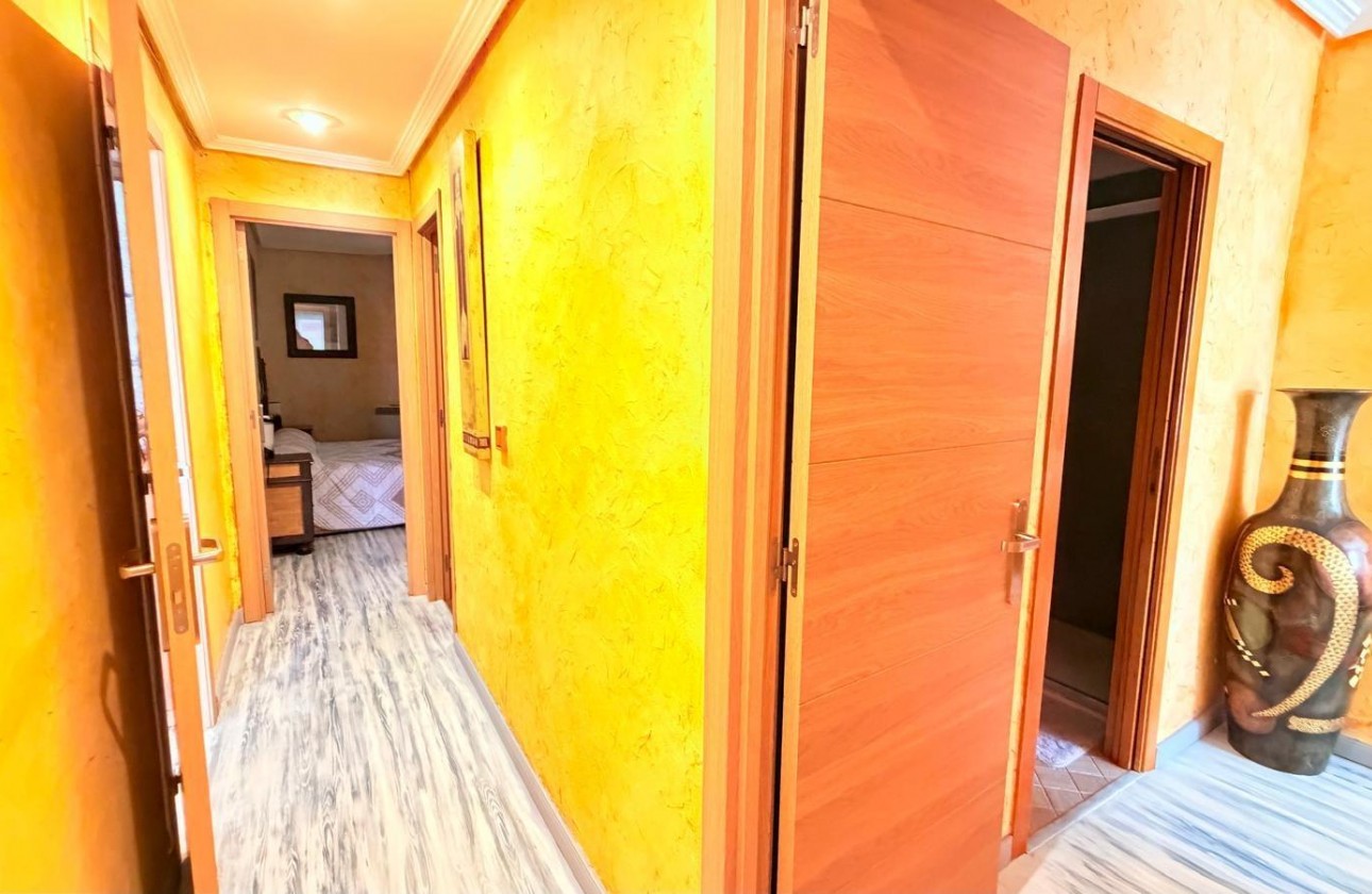 Resale - Apartment / flat - Torrevieja - Acequion