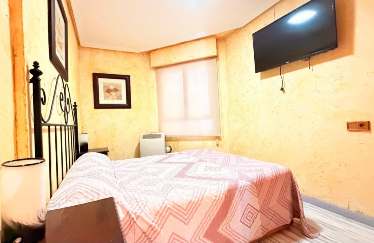 Resale - Apartment / flat - Torrevieja - Acequion
