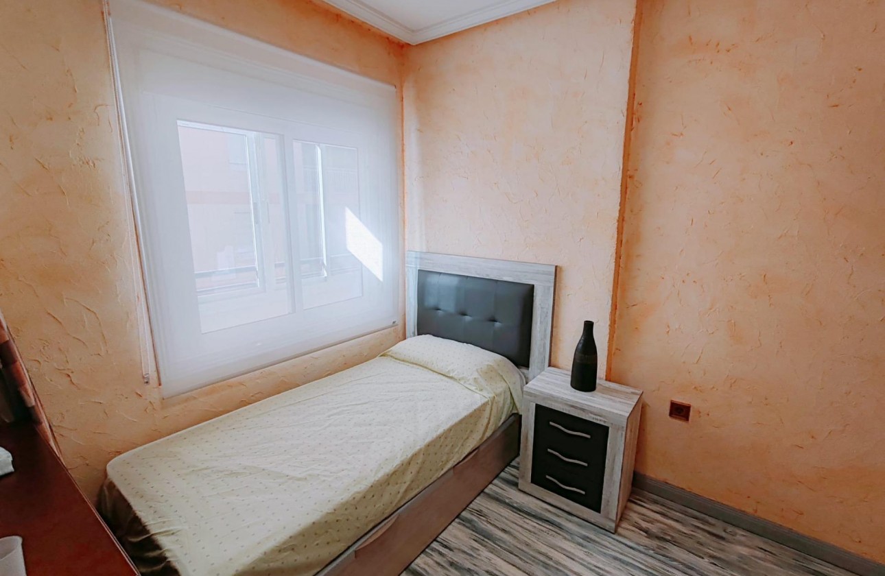 Resale - Apartment / flat - Torrevieja - Acequion