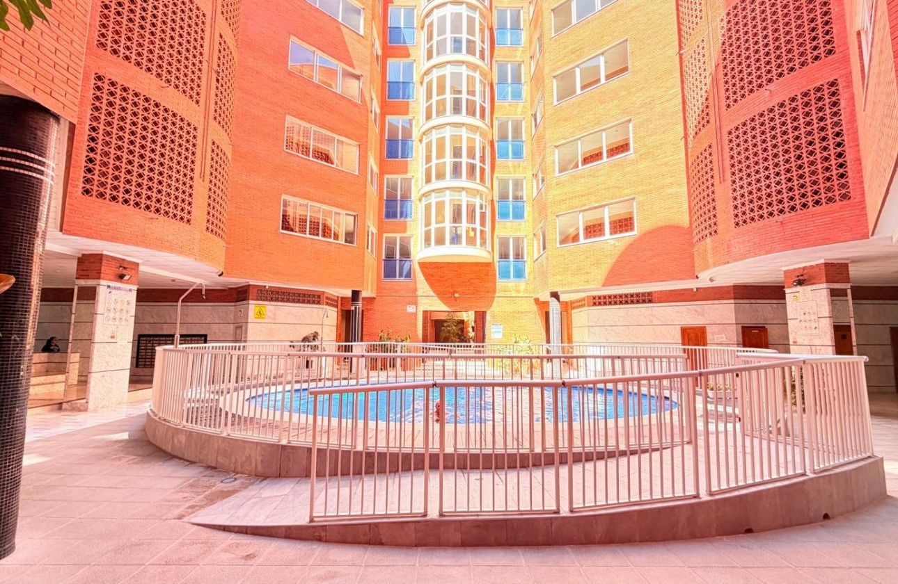Resale - Apartment / flat - Torrevieja - Acequion